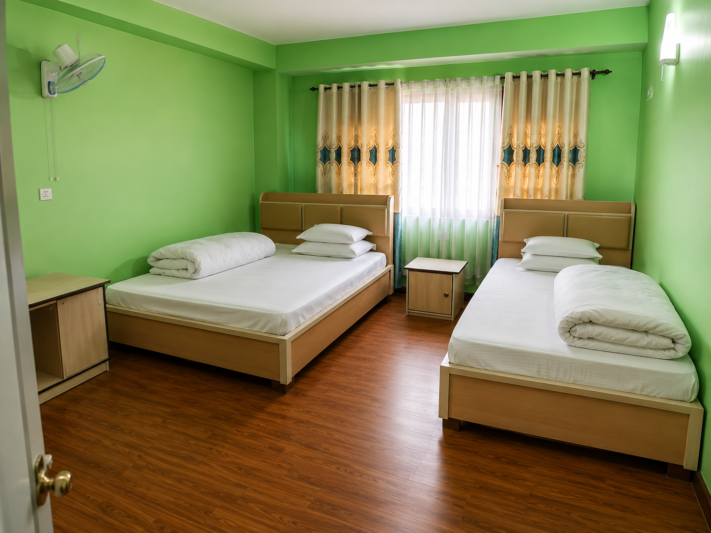 Double Bed/Room with attach Batroom