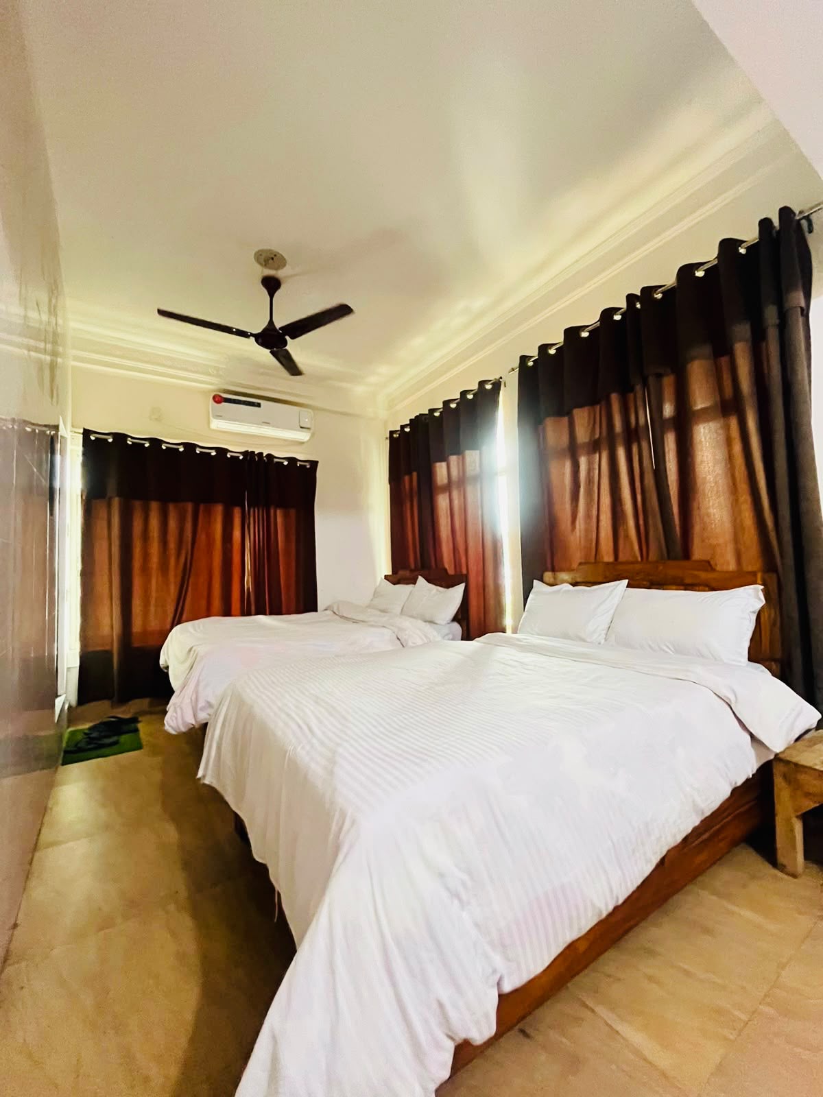 Double Bedroom with Attach bathroom 
